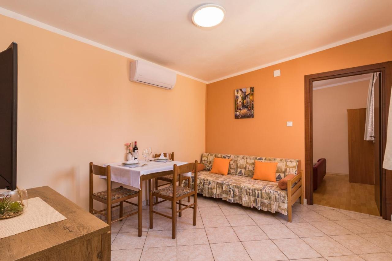 Apartments Kendel Fazana Exterior photo