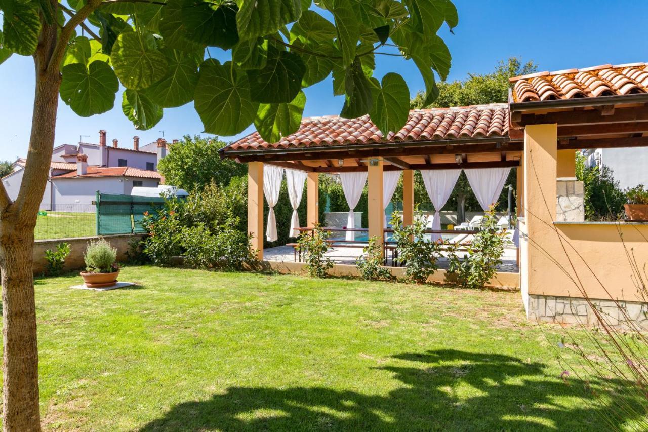 Apartments Kendel Fazana Exterior photo