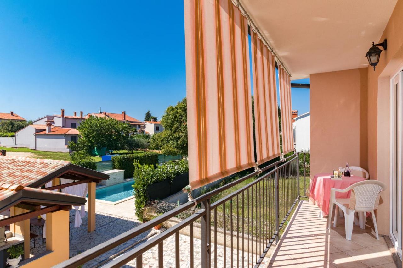Apartments Kendel Fazana Exterior photo